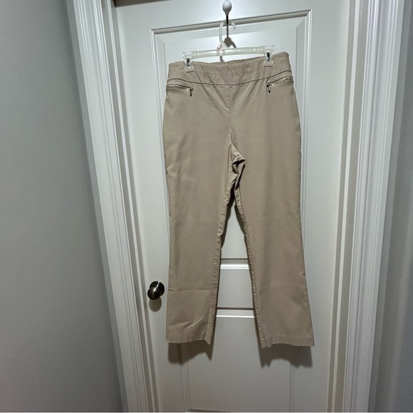 New York & Company Pants - 7th Avenue New York &Co women’s size L tan pull on stretch Pants. Nice condition
